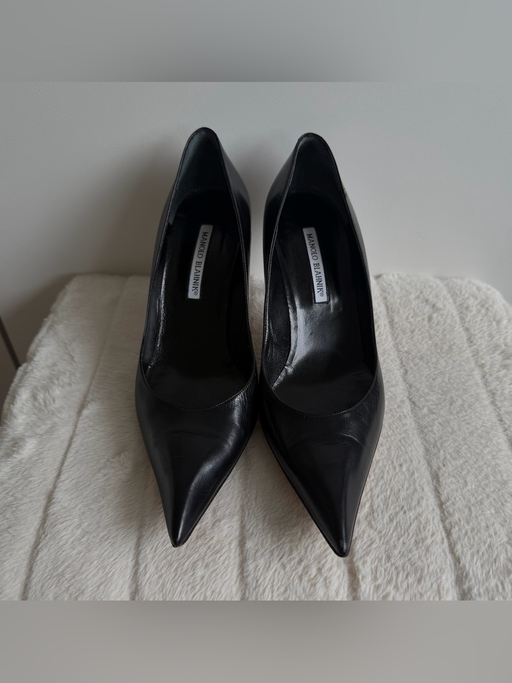 Manolo Blahnik Black Pointed Leather Pumps - Classic Stiletto